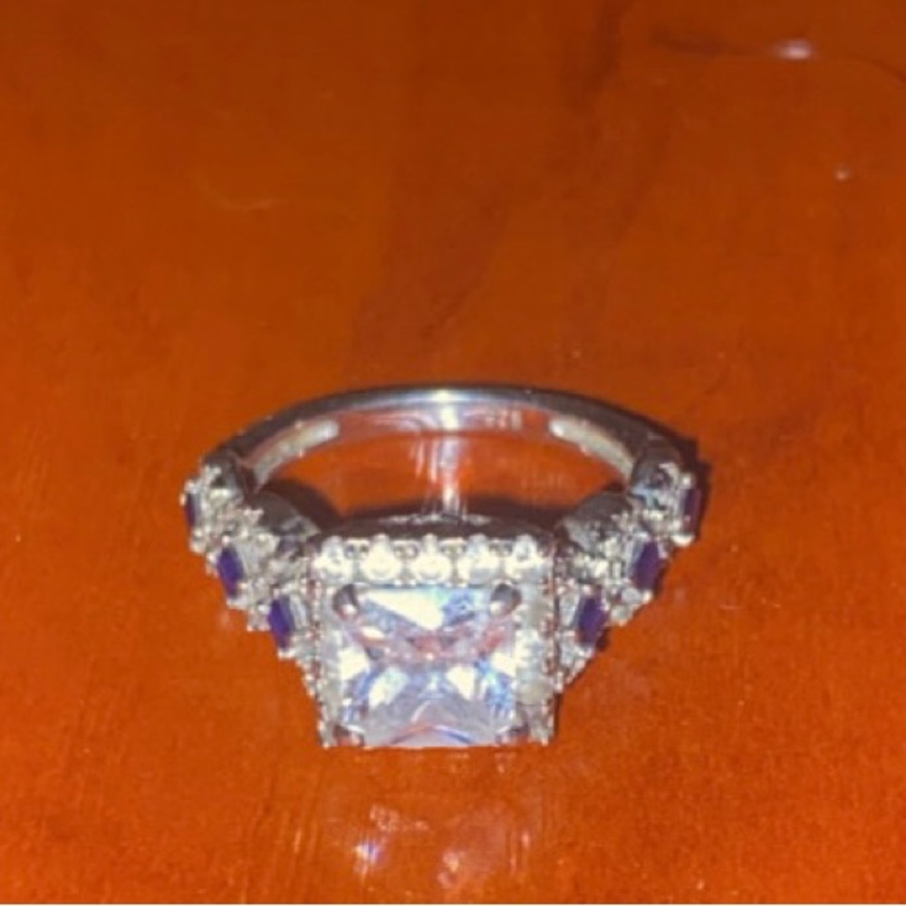 Elegant Silver and Blue Gemstone Ring